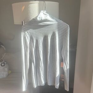 Vineyard Vines Gray and White Striped Top